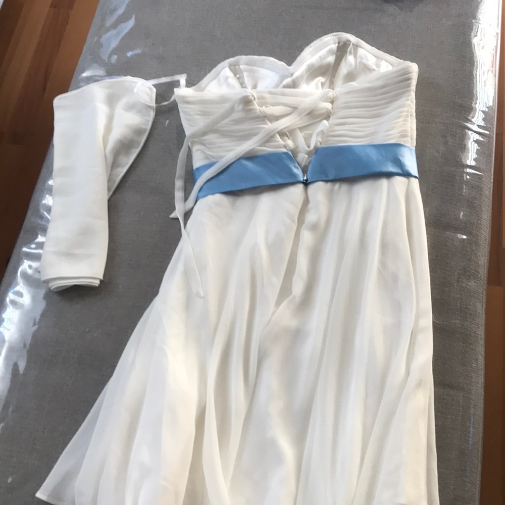 WHITE DRESS - Picture 3 of 3